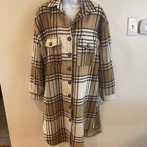 Long flannel shirt jacket size S, tan and white excellent condition, buttons